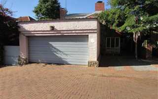 3 Bedroom House in Olympus Country Estate