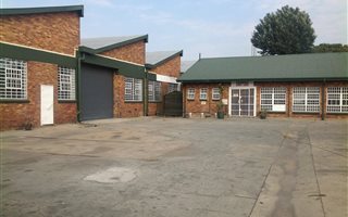 2000 m² Industrial space in Park Central