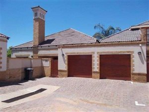 2 Bed Townhouse in Highveld