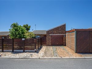 3 Bed House in Protea Heights