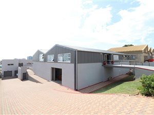1459 m² Commercial space in Voorbaai