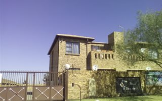 2 Bedroom Townhouse in Florentia