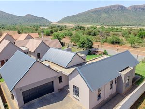 4 Bedroom House in Leloko