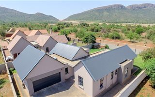 4 Bedroom House in Leloko