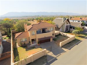5 Bed House in Xanadu