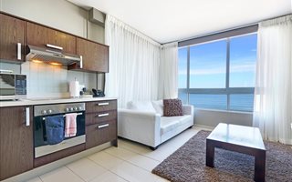 2 Bedroom Apartment in Bloubergstrand