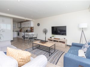 2 Bed Apartment in Green Point