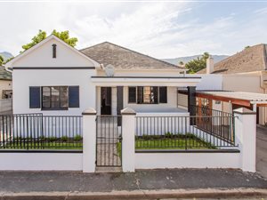 4 Bed House in Paarl