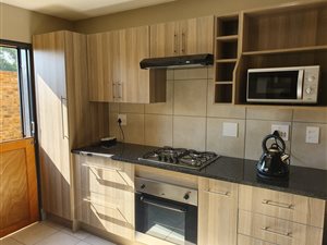 2 Bed Townhouse in Rietfontein
