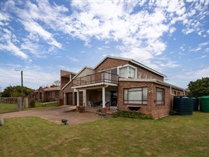 4 Bed House in Kenton-on-Sea