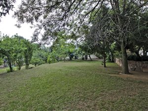 1888 m² Land available in Craighall