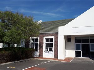100 m² Industrial space in Montague Gardens