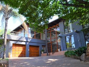 6 Bed House in Floracliffe