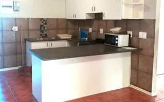 2 Bedroom Apartment in Vredekloof Heights