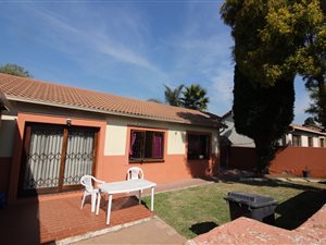 3 Bed Cluster in Bromhof