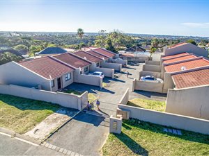 3 Bed Townhouse in Greenfields