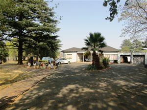 4 Bed House in Daggafontein