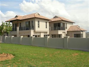 5 Bed House in Waterkloof Golf Estate