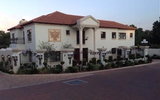 3 Bedroom Cluster in Atholl