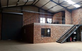 360 m² Industrial space in Hughes