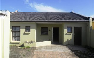 3 Bedroom House in Levalia