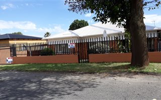 3 Bedroom House in Crosby