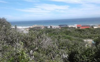 950 m² Land available in Cannon Rocks