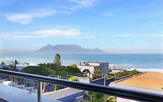 2 Bedroom Apartment in Bloubergstrand