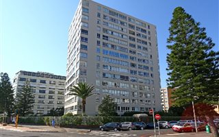 2 Bedroom Apartment in Sea Point