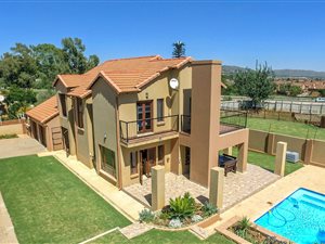 3 Bedroom Cluster in Wilgeheuwel
