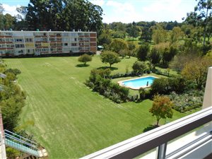 3 Bed Apartment in Fairway
