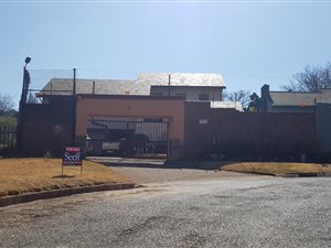 4 Bed House in Dewetshof