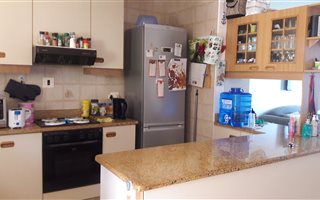 2 Bedroom Apartment in Freeland Park