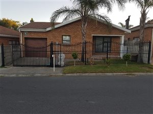 3 Bed House in Protea Heights