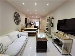 2 Bed Flat in Lyttelton Manor