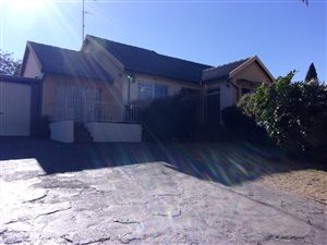 4 Bed House in Roodekrans