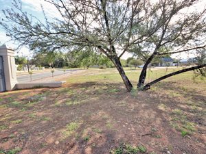 783 m² Land available in Oudtshoorn