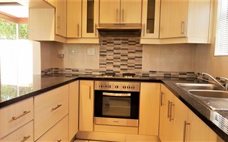 3 Bedroom House in Somerset West Central