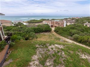 923 m² Land available in Paradise Beach