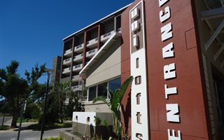 2 Bedroom Apartment in Universitas