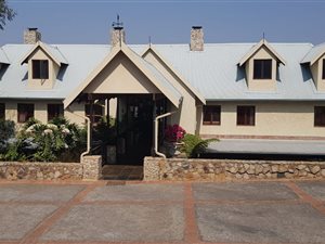 7 Bed House in Mooikloof Equestrian Estate