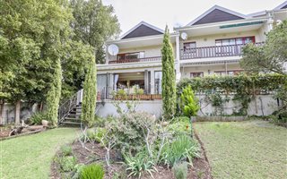 3 Bedroom Townhouse in Golden Hill