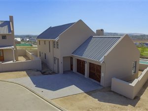 3 Bedroom House in Graanendal