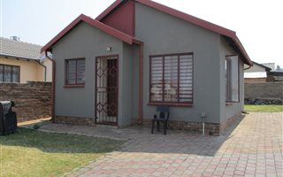 2 Bedroom House in Elandspoort