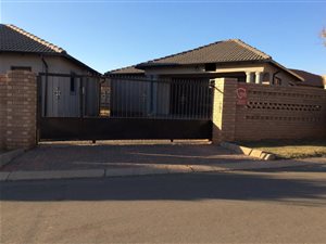 4 Bed House in Clayville