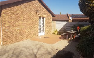 1 Bedroom House in Sunward Park