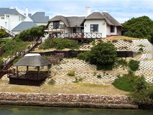 4 Bedroom House in St Francis Bay Canals