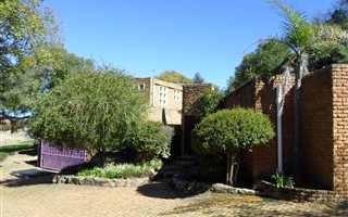 17 Bedroom House in Glen Austin AH