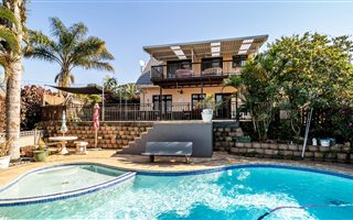 4 Bedroom House in Escombe