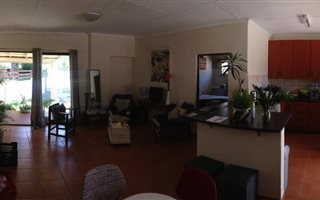 1 Bedroom House in Arboretum